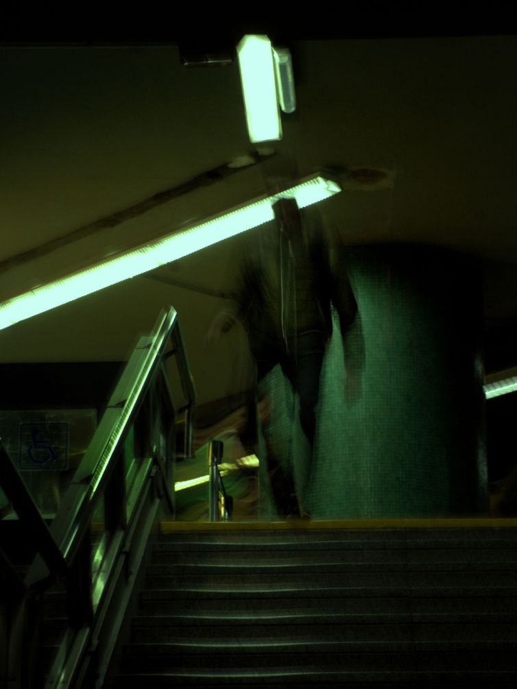 Ariel Orrego. Estación Humberto 1°, Línea H