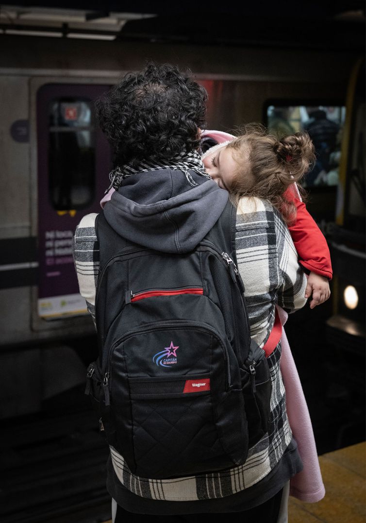Maximiliano Vernazza. Estación Congreso de Tucumán. Línea D